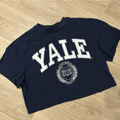 Стильна футболка в гарному стані