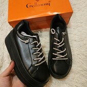 Новинка 2025 , Стильні зручні кросівки з екошкіри з оригінальною шнурівкою