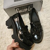 Хіт стильні зручні лофери з лакованої екошкіри на зручному каблуку