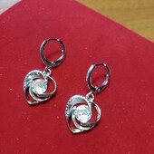 Шикарные серебряные серьги с крупным фианитом.Проба 925.