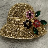 Красивая брошь Шляпка-высота 2.5 см,ширина 3.5 см,красота для красоток