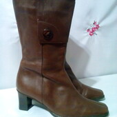 Lotus натур. шкіряні короткі чобітки роз. 38 коричневий колір Ідеал. стан. Ваша ставка = купити.