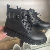 Демісезонні шкіряні черевики.