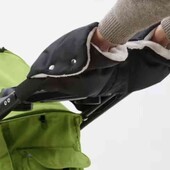 Отличный чехол на коляску для мамы. перчатки