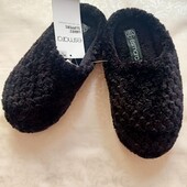 Домашні м'які тапочки жіночі плюшеві чорні 36-37 esmara. тапочки 1623
