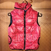 Теплий жилет на дівчинку 5-7 років.