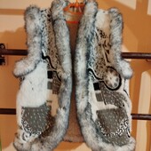 Тепла красива жилетка гуцулка на 5-6 років+ подарунок