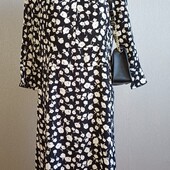 Дуже гарна сукня в пол. 42 розмір.