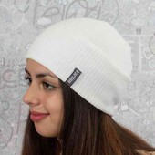Демісезонна біла шапка