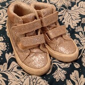 Чудовий осінні ботіночки,фірмові