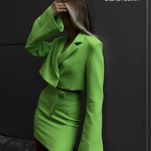 Жіночий костюм з піджаком