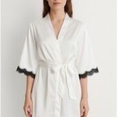 Ніжний халат з мереживом від Camille, розмір 14/16. Фото 1 приклад.