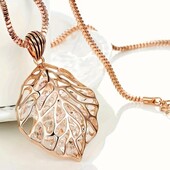 Вишуканий кулон.