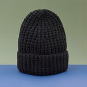 Шапка жіноча або на дівчинку