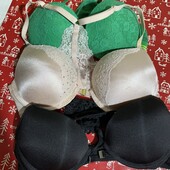 Три бюстгальтери