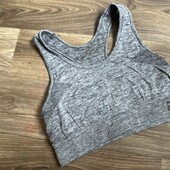 7. Спортивный топ