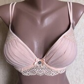 Бюст з пуш ап