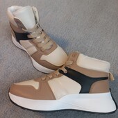 Стильні,жіночі кросівки 38 розмір