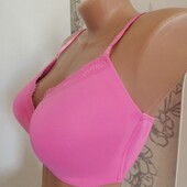 Красивий комфортний бюстгальтер без кісточок F&F 85D Не ношений!