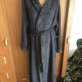 Дуже довгий, теплий халат, мягусенький, ХL. в ідеалі