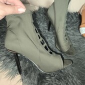 Asos uk3 босоніжки стілети