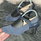 Clarks uk4.5 D 37.5p шикарні туфлі mary james