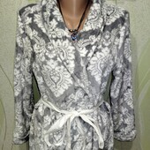 Дуже гарний пухнастий теплий халат. Ідеальний стан