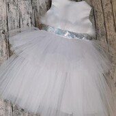 Шикарна білосніжна сукня