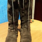 Классные замшевые сапоги