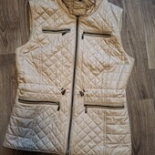 Красива легенька желетка!