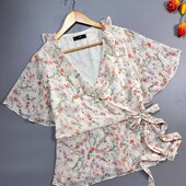 Блуза квіткова на запах неймовірно романтична