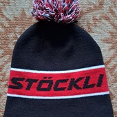 Тепла подвійна шапка з бубоном, Чехія.