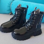 Лаковані чобітки