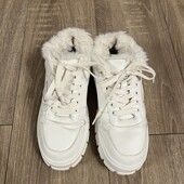 Кросівки кеди нахутрі гарний стан 23.4см