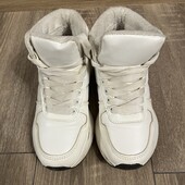 Зимові кросівки в дуже доброму стані, 36р. устілка 23.5
