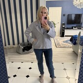 Коротке пальто оверсайз.