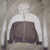 Жіноча фірмова куртка Nike