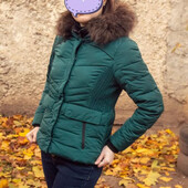 Зимова куртка смарагдового кольору