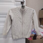 Тепла кофта молочного кольору, на замочку 134