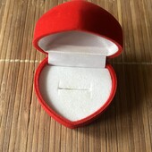 Бархатный футляр для ювелирных изделий