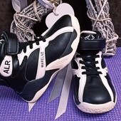 Деми ботинки на флисе почти новые 28р-18,3см стелька