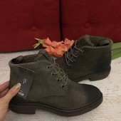 Ессо,оригінал,із натуральної замші,на овчині,розміри 38.Розпродаж .Останній розмір