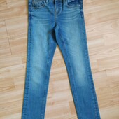 Фірмові джинсики.