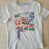 Класна біла футболка з принтом 7-8 років. 6756