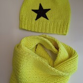 Яскрава демі шапка і снуд