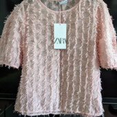 Неймовірна пудрова топ-блуза Zara