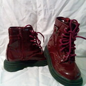 Бренд.TU деміс. лакові ботінки на грубій масованій підошві роз.11 (євр.) устілка 18 см.
