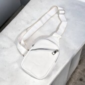 жіноча сумка-бананка