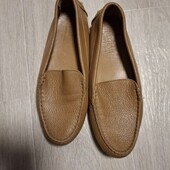 Фірмові легкі туфкльки повністю нат.шкіра! устілка 24.5см.