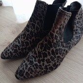 Черевики Челсі.